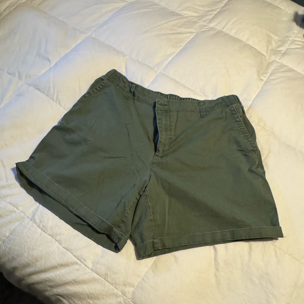 Old Navy Forest Green Women's Bermudas